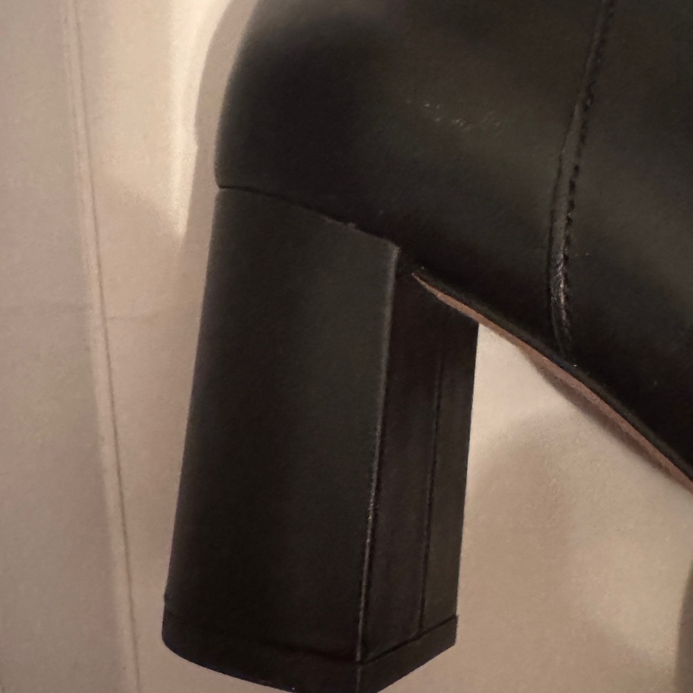 Louise et Cie over the knee boots. Brand new. Very sexy. Genuine leather - Picture 2 of 4